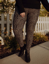 Load image into Gallery viewer, Leopard Buttery Soft Legging
