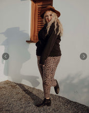 Load image into Gallery viewer, Leopard Buttery Soft Legging
