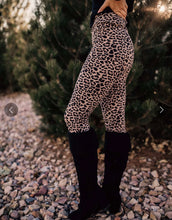 Load image into Gallery viewer, Leopard Buttery Soft Legging
